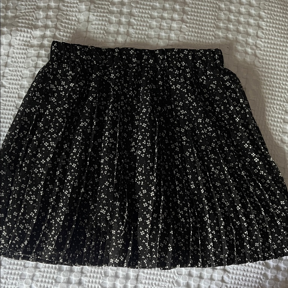 SHEIN Black and White Floral Mini Skirt